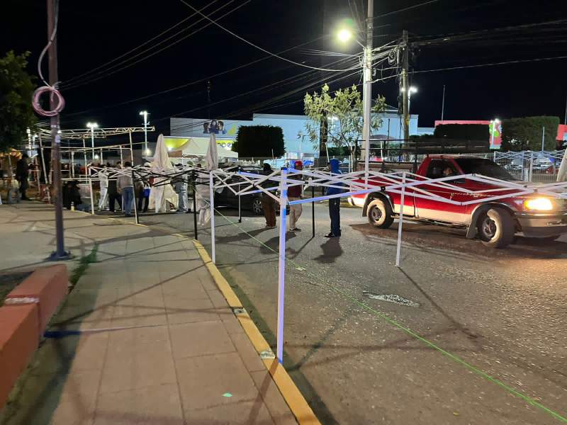 En Plaza Oaxaca envían a tianguistas del Polideportivo
