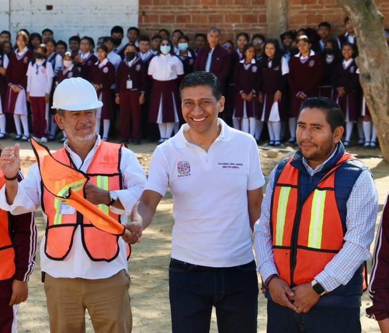 con-mas-de-64-mdp-gobierno-de-oaxaca-construye-seis-aulas-en-escuela-secundaria-tecnica-numero-248