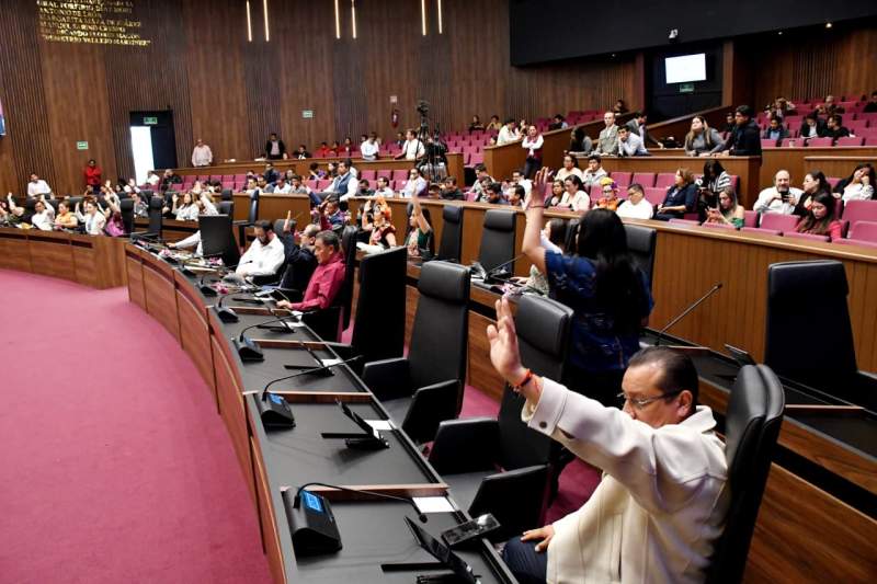 congreso-local-reconoce-la-indumentaria-de-la-mujer-del-istmo-de-tehuantepec-como-elemento-cultural-identitario-del-estado