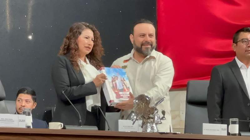 Jesús Romero López entrega el Tercer Informe del gobernador Salomón Jara al Congreso del Estado