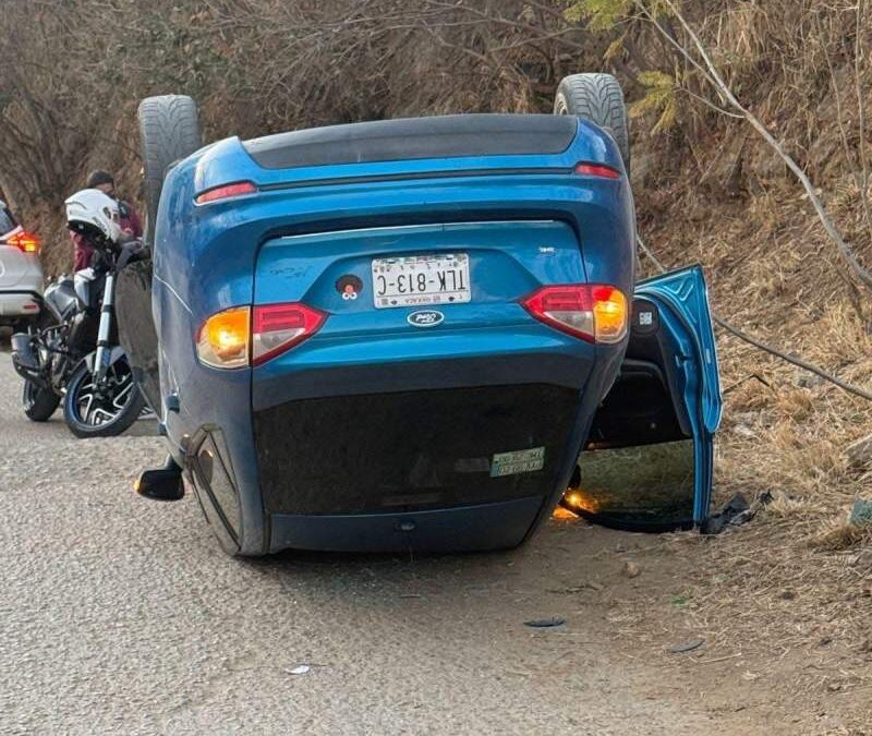 Se registra volcadura cerca de las caballerizas en la capital