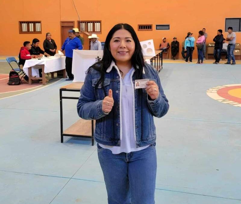 Tania Caballero participa en el proceso de Revocación de Mandato