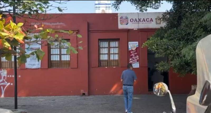 Denuncian falta de hojas de acta de nacimiento en el Registro Civil