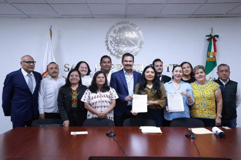 Entrega Ray Chagoya la Ley de Ingresos Municipal al Congreso Local