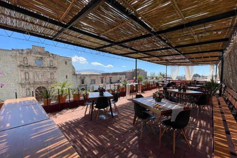 Llaman a regularizar terrazas en la capital; operativos de clausura iniciarán este año