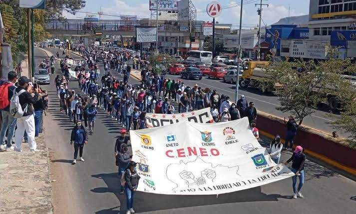 Normalistas marcharán el jueves para entregar su pliego al gobierno
