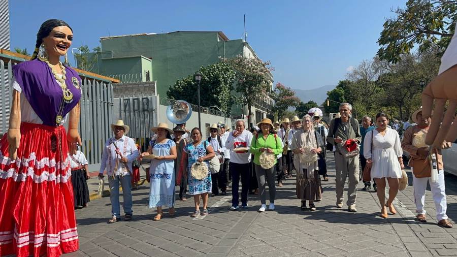 con-calenda-maestros-del-nivel-de-pueblos-originarios-piden-atencion-a-sus-demandas-69c5564ab8942