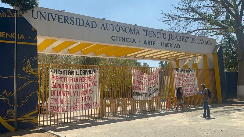 Continúa la toma de CU en la UABJO; denuncian omisión del rector ante conflicto en Derecho