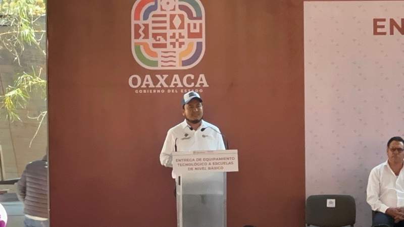 Destinan para Oaxaca 800 mdp para atender necesidades de escuelas y el magisterio