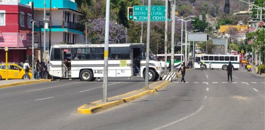 Normalistas piden simpatía y comprensión por sus actos de vandalismo en la capital